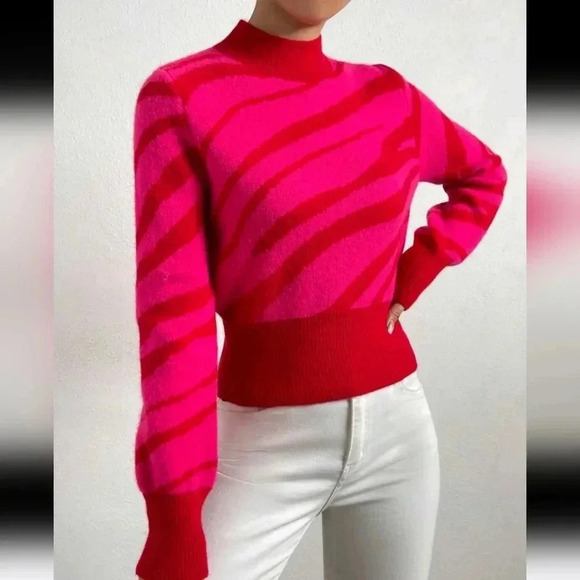 Mock Neck Graphic Pattern Sweater - Picture 5 of 6